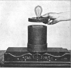 Electric lamp powered by induction in 1910